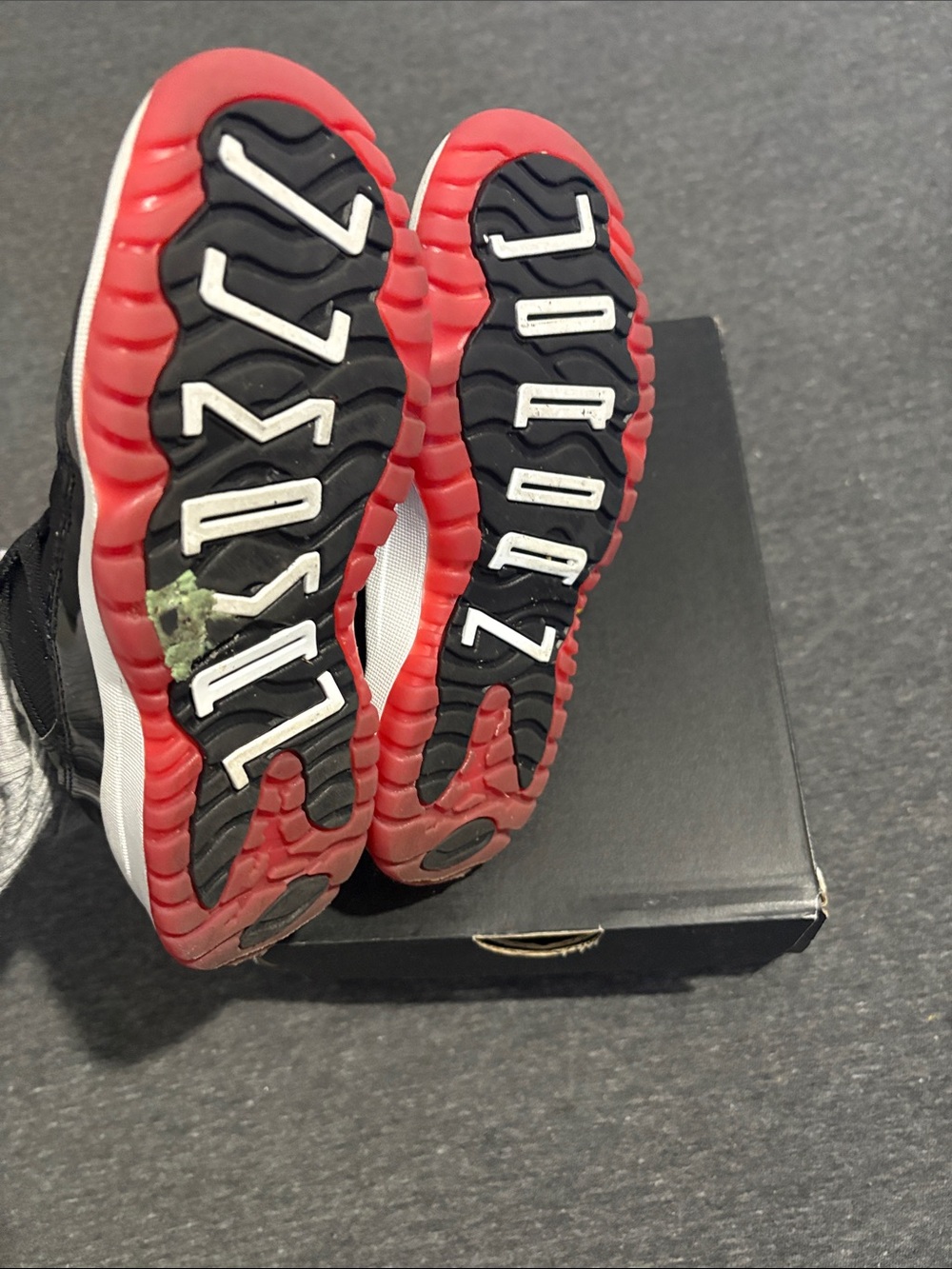 Jordan Kids 11 Low - Black and Red / Size 13K - Picture 3 of 4
